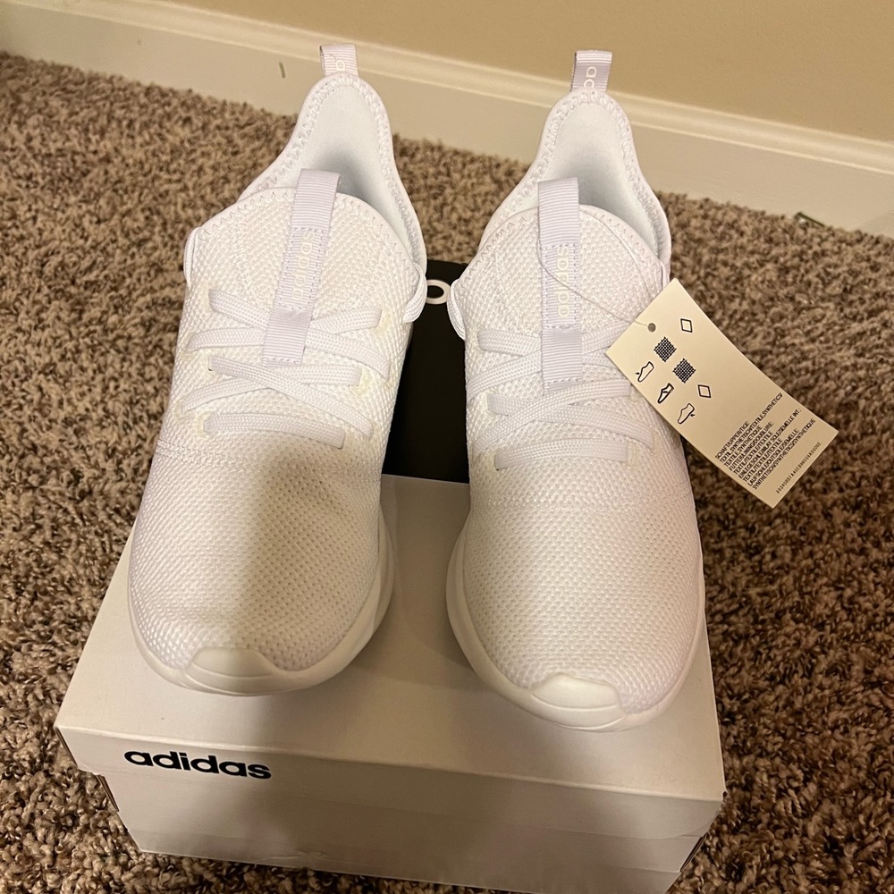 NWT Women’s Nike Cloudfoam shoe - size 7